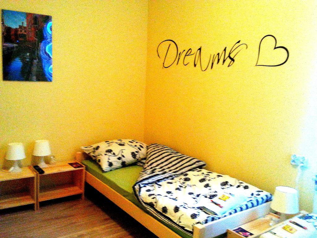 Hostel Puzzle - Jezyce Poznań Eksteriør billede