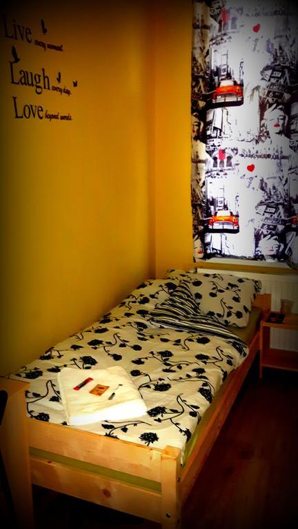 Hostel Puzzle - Jezyce Poznań Eksteriør billede