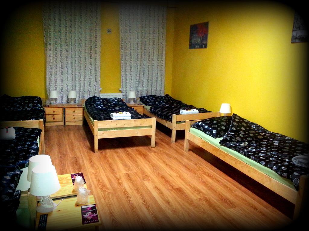 Hostel Puzzle - Jezyce Poznań Eksteriør billede