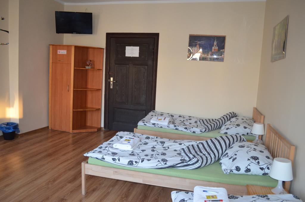Hostel Puzzle - Jezyce Poznań Eksteriør billede