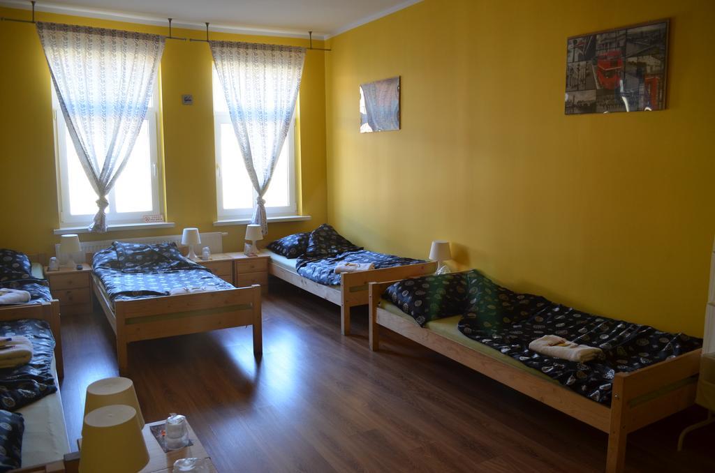 Hostel Puzzle - Jezyce Poznań Eksteriør billede